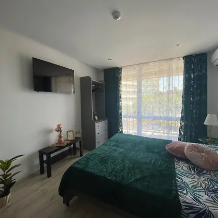 Paradiso 'в' 403 Fancy Apartment *