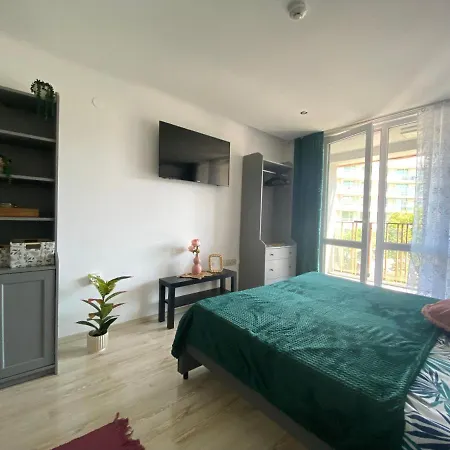 Paradiso 'в' 403 Fancy Apartment *