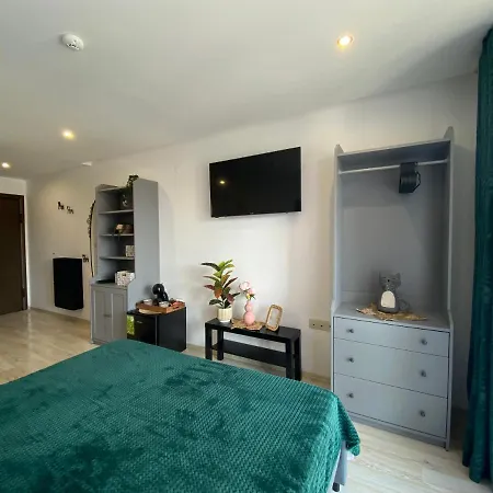 Paradiso 'в' 403 Fancy Apartment *