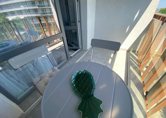 Paradiso 'в' 403 Fancy Апартаменты *